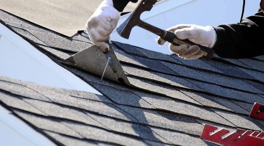 Expert Emergency Roof Repairs services in Martinton, IL